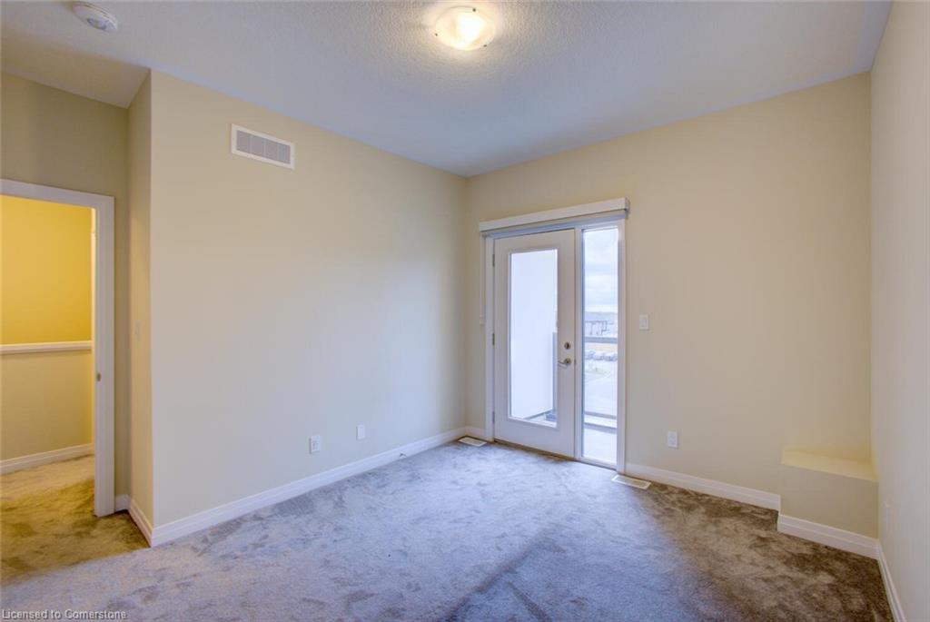 33-261 Woodbine Avenue Property Photo 32