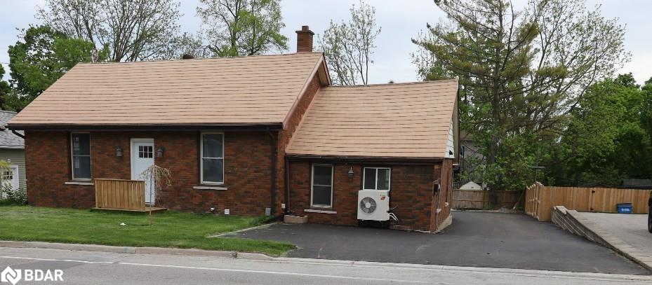 47 Grove Street E Property Photo 2