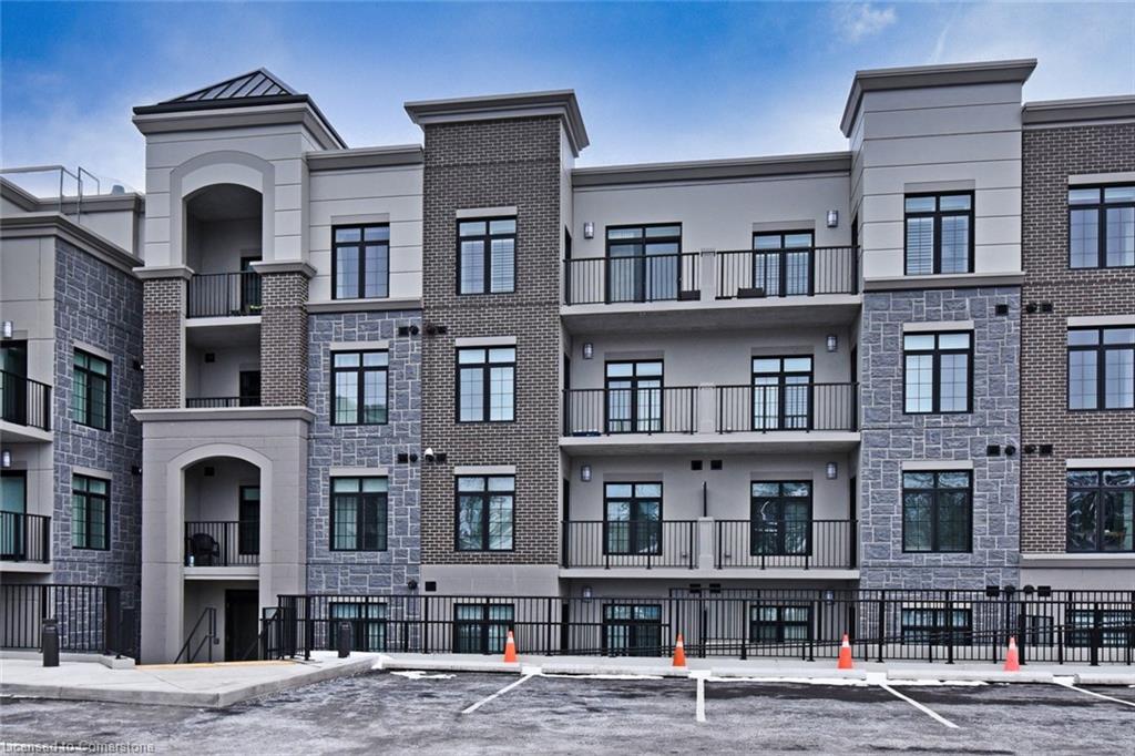 305-153 Wilson Street W Property Photo