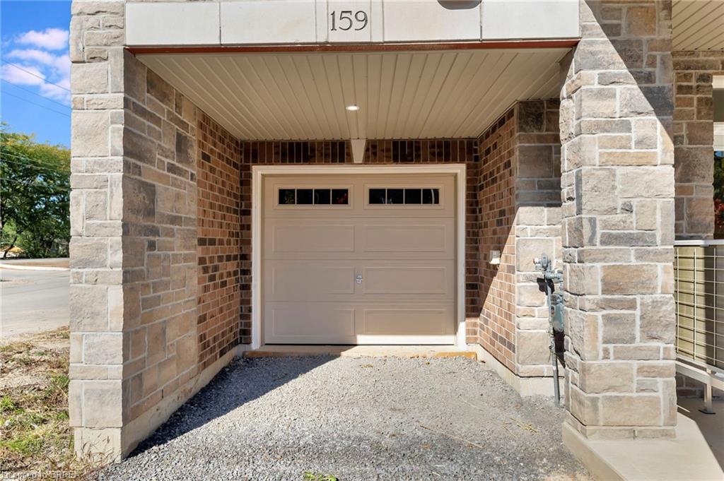 159-677 Park Road N Property Photo 5