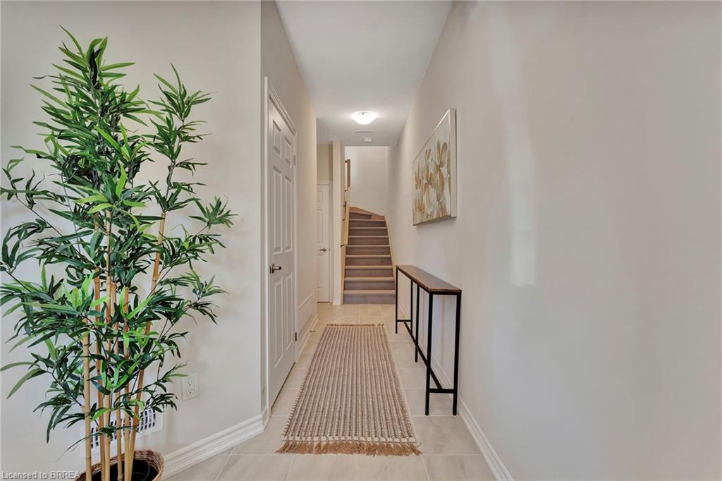 159-677 Park Road N Property Photo 8