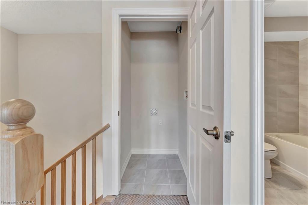159-677 Park Road N Property Photo 32