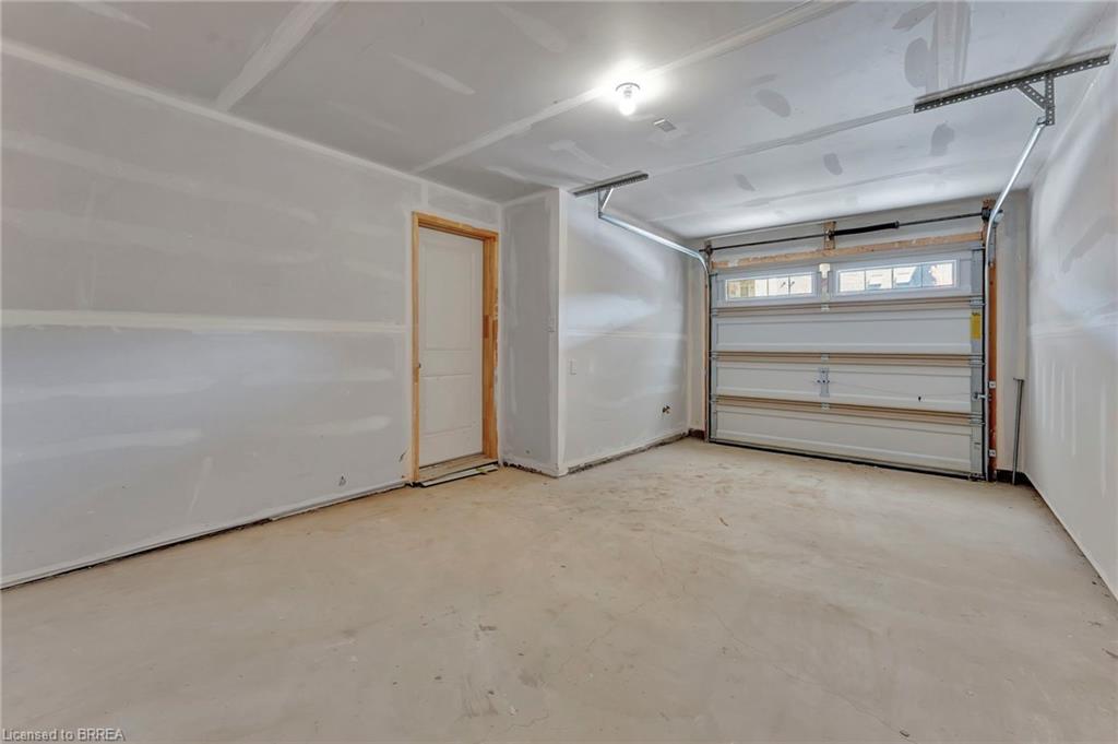 159-677 Park Road N Property Photo 33