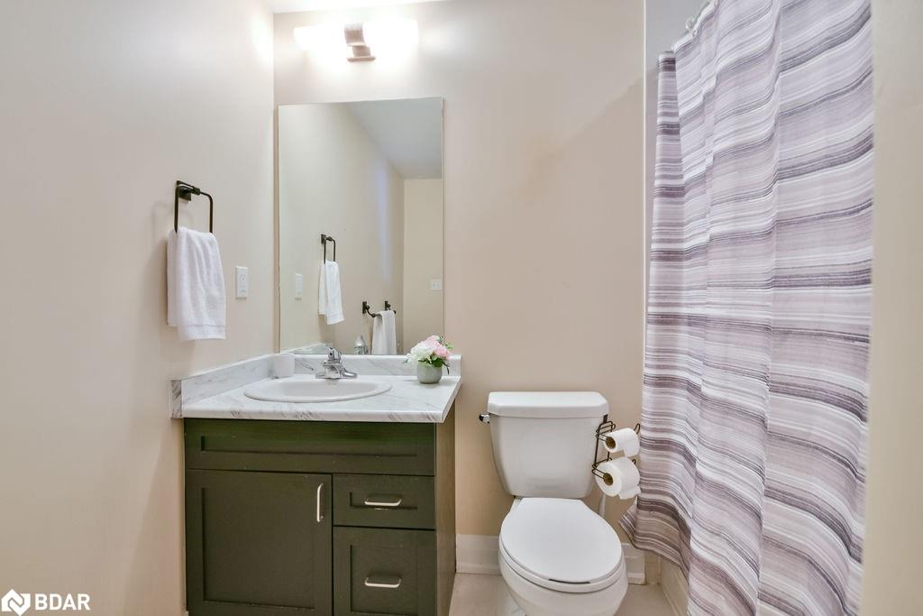 203-295 Cundles Road East Property Photo 9