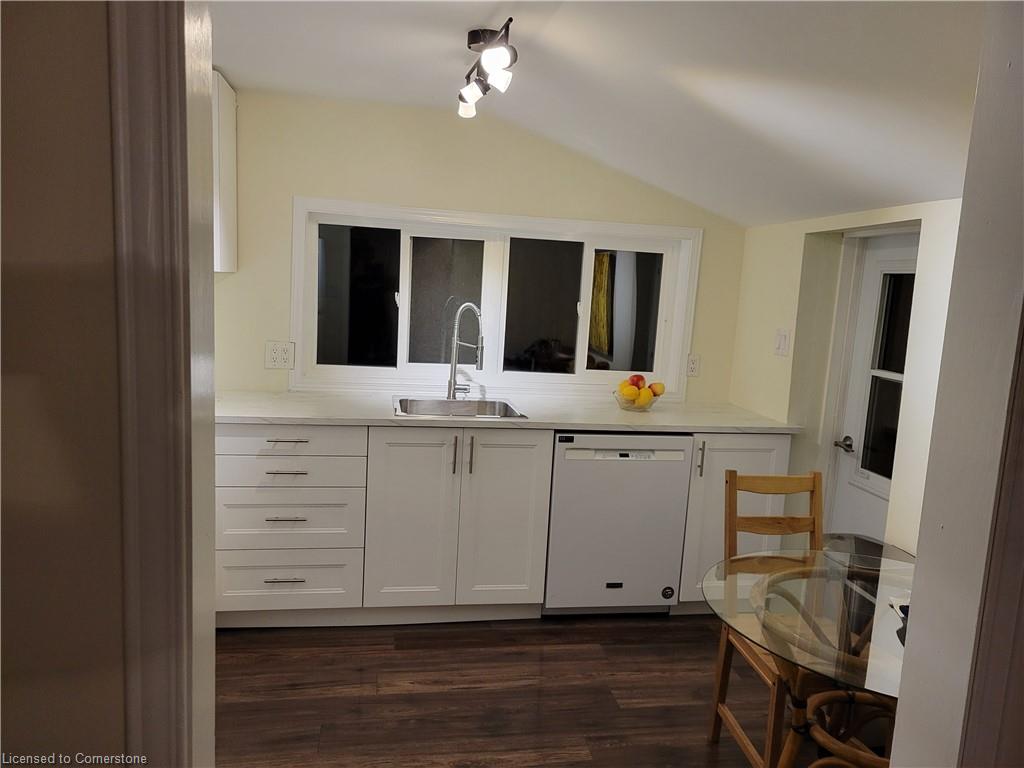 6 Circle Street Property Photo 11