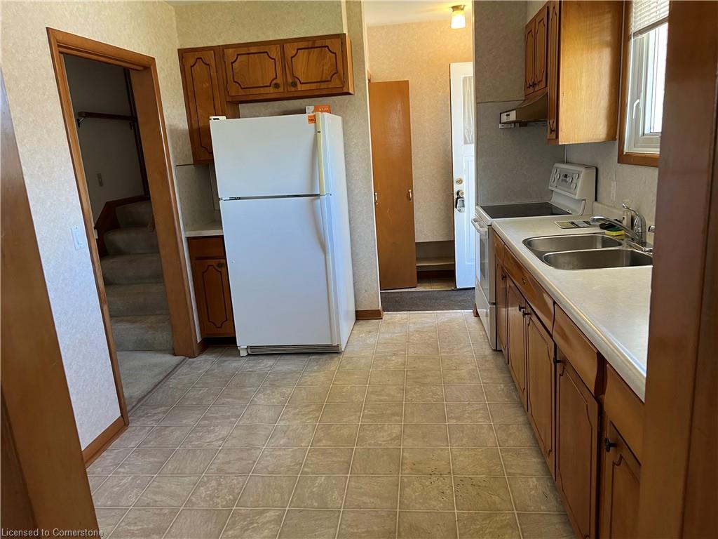 6 Holden Avenue Property Photo 4