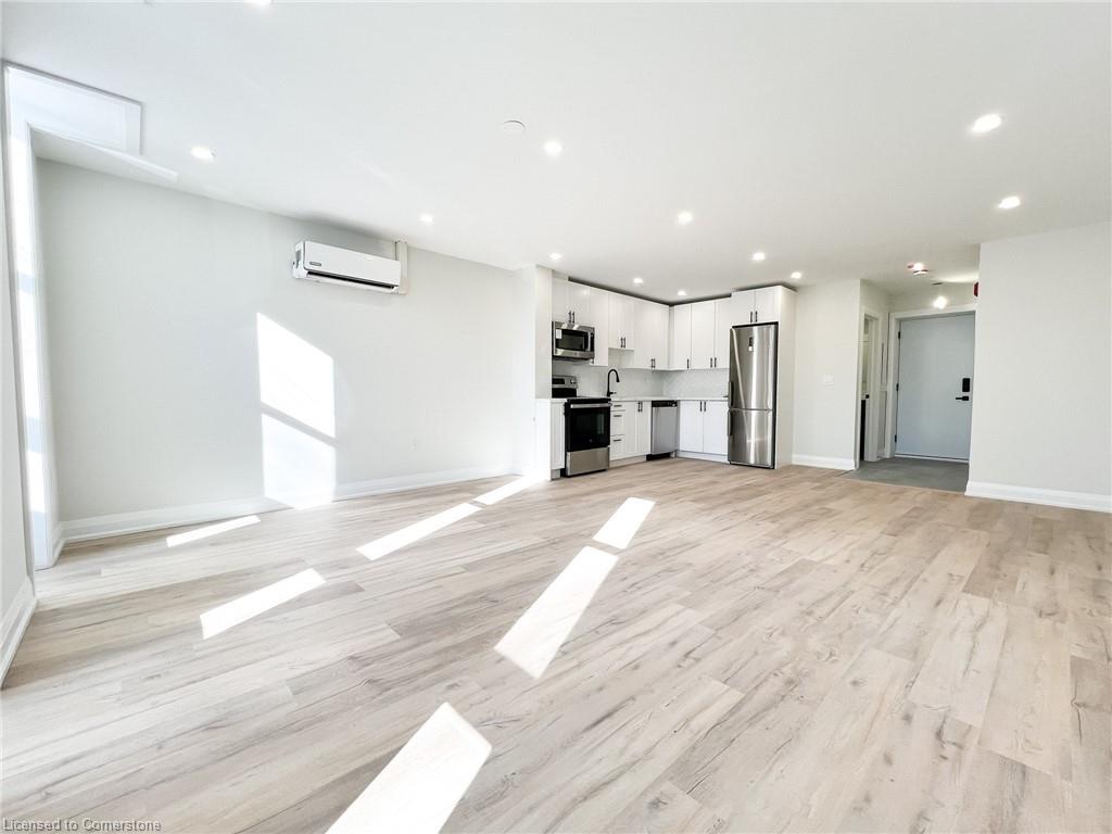 17-588 Barton Street E Property Photo 2