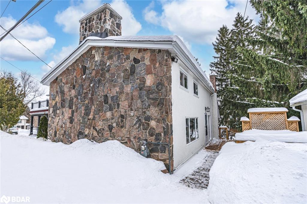 2015 Ridge Road W Property Photo