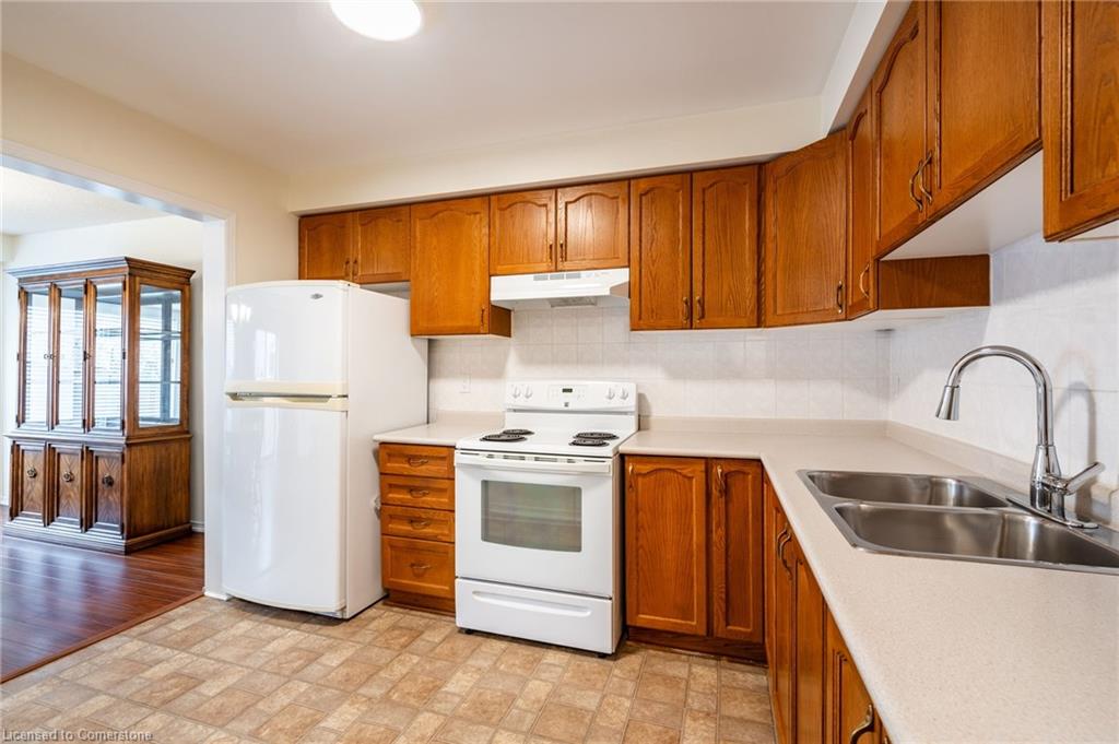 7-1310 Upper Wentworth Street Property Photo 10