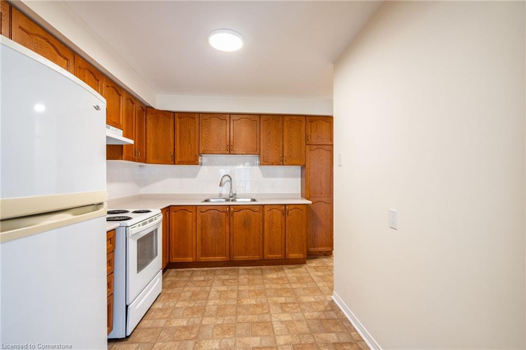 7-1310 Upper Wentworth Street Property Photo 11