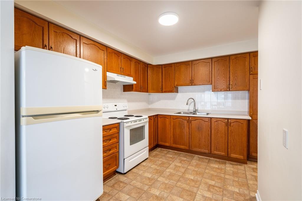 7-1310 Upper Wentworth Street Property Photo 12