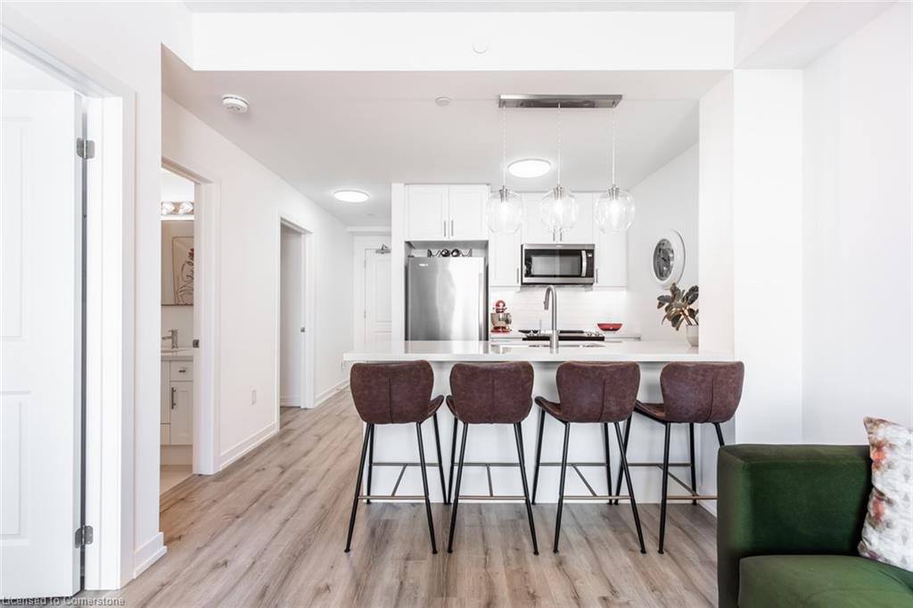 413-450 Dundas Street Property Photo 7