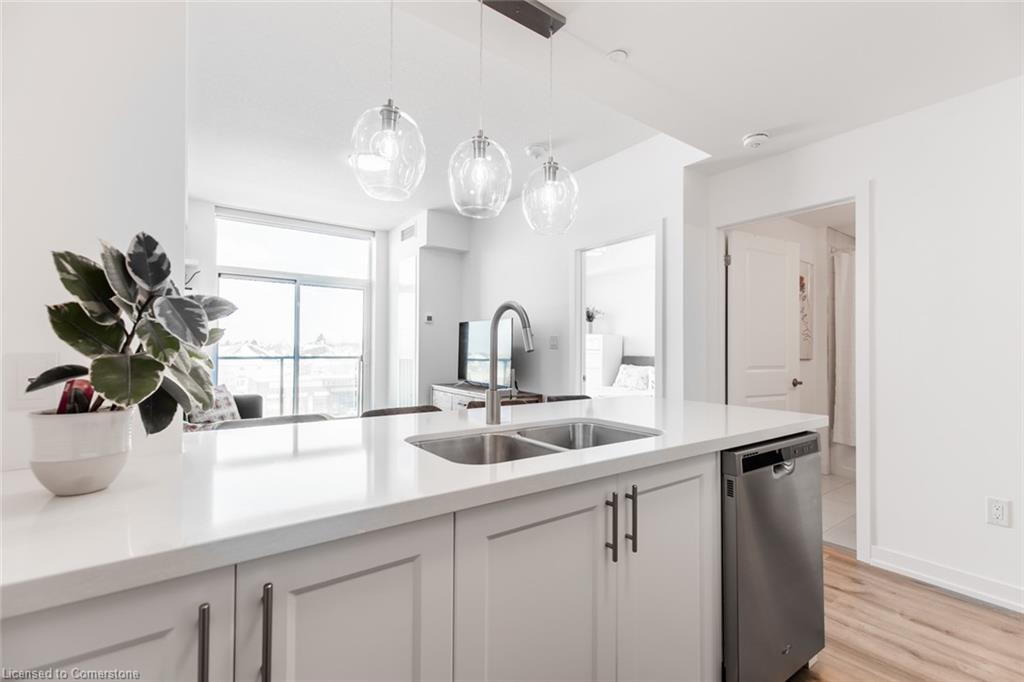 413-450 Dundas Street Property Photo 9