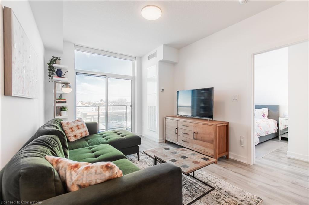 413-450 Dundas Street Property Photo 14
