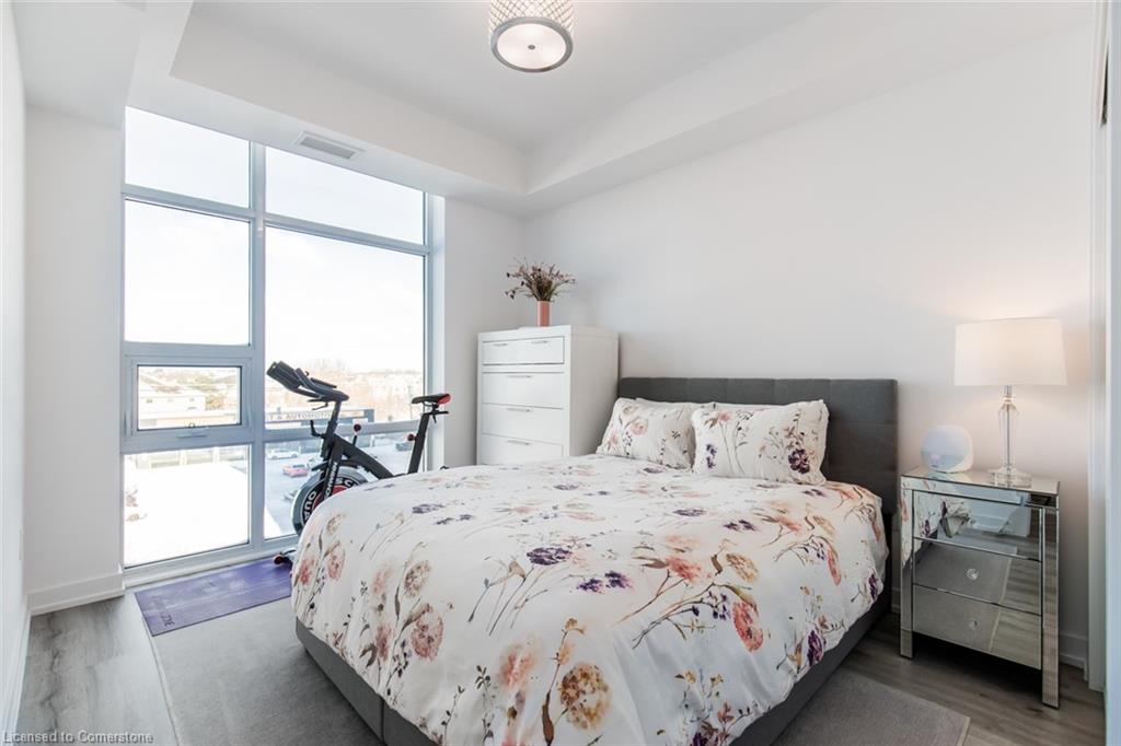 413-450 Dundas Street Property Photo 17