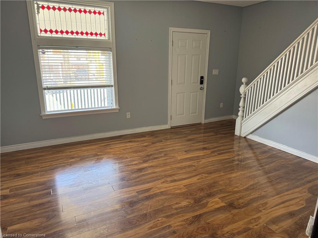 275 Colborne Street N Property Photo 10