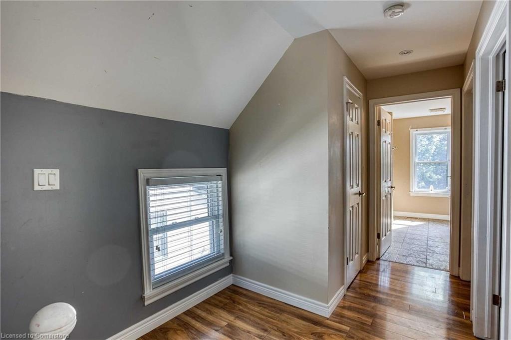 275 Colborne Street N Property Photo 12