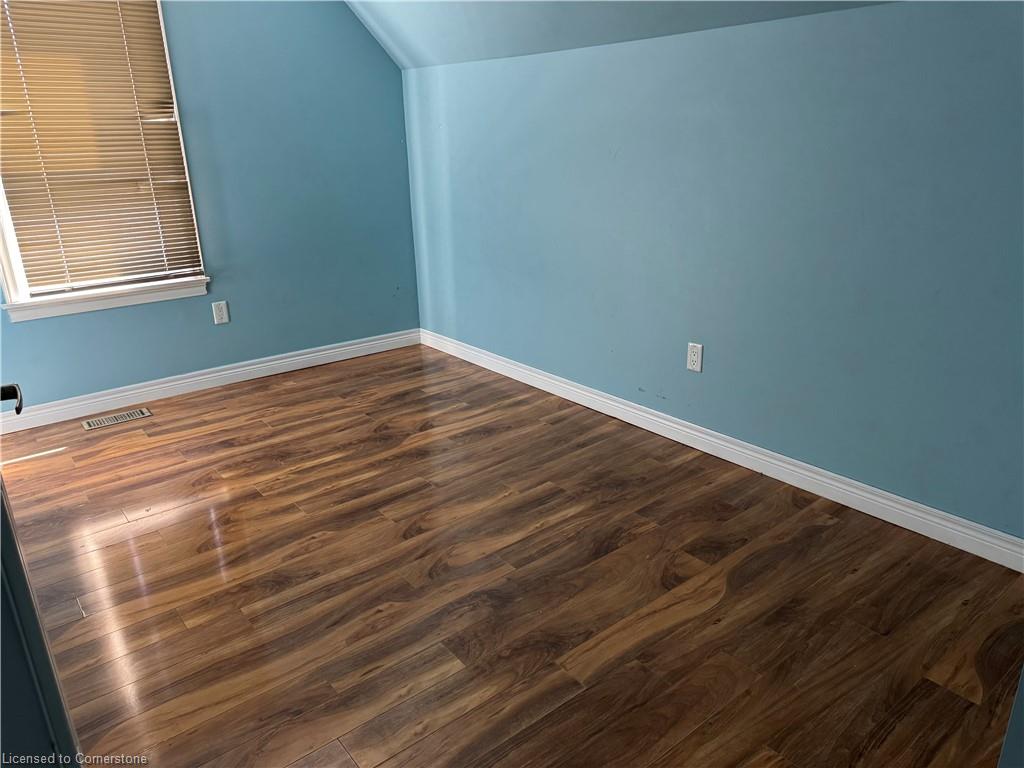 275 Colborne Street N Property Photo 15