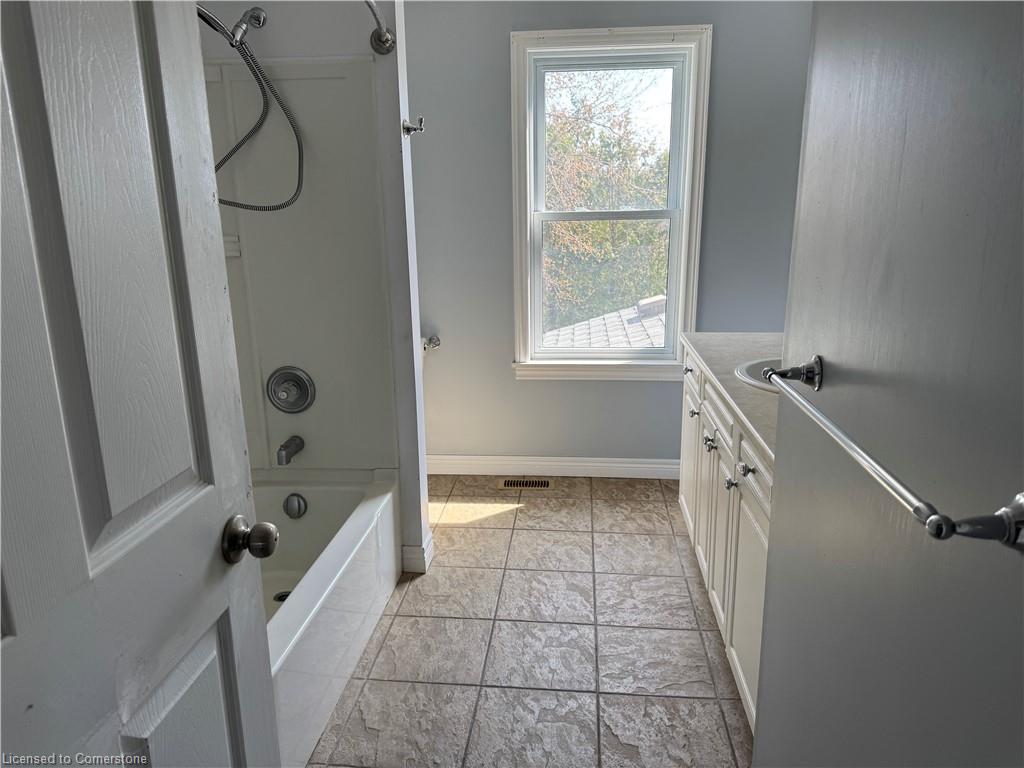 275 Colborne Street N Property Photo 16