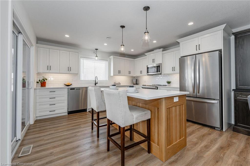 635 King Street Property Photo