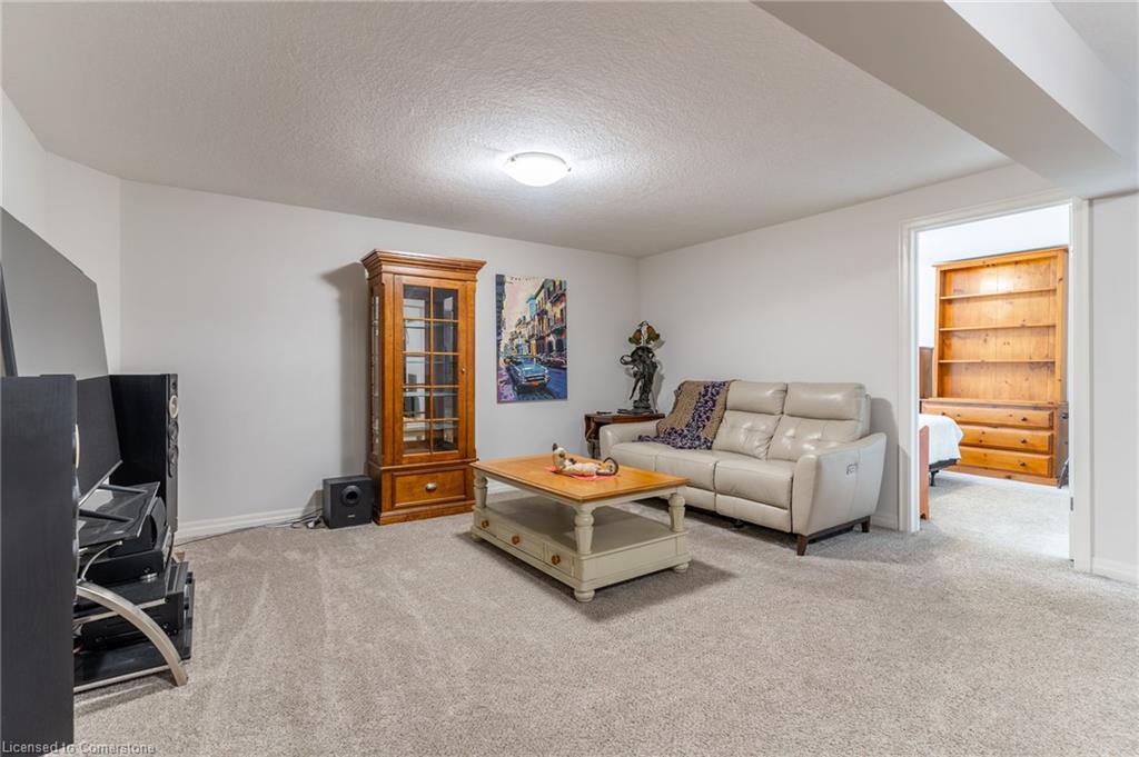18 Tamarack Way Property Photo 41