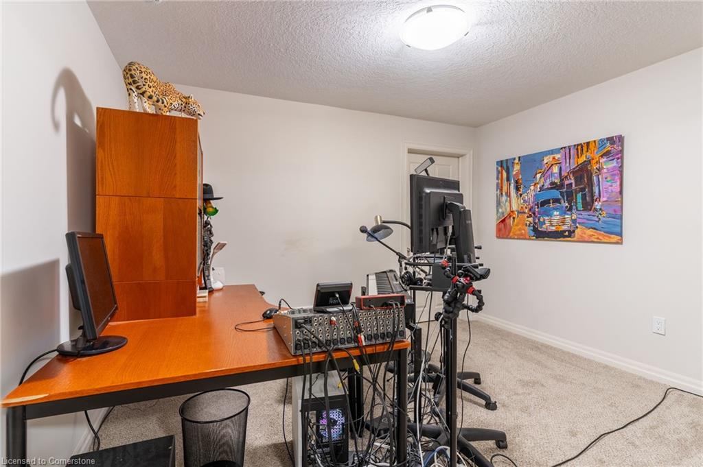 18 Tamarack Way Property Photo 45
