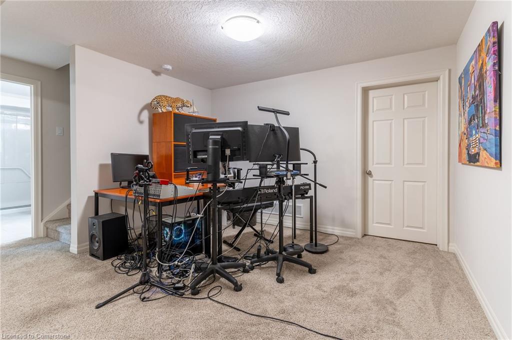 18 Tamarack Way Property Photo 46