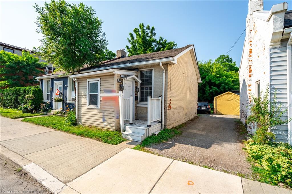 385 Main Street W Property Photo 1