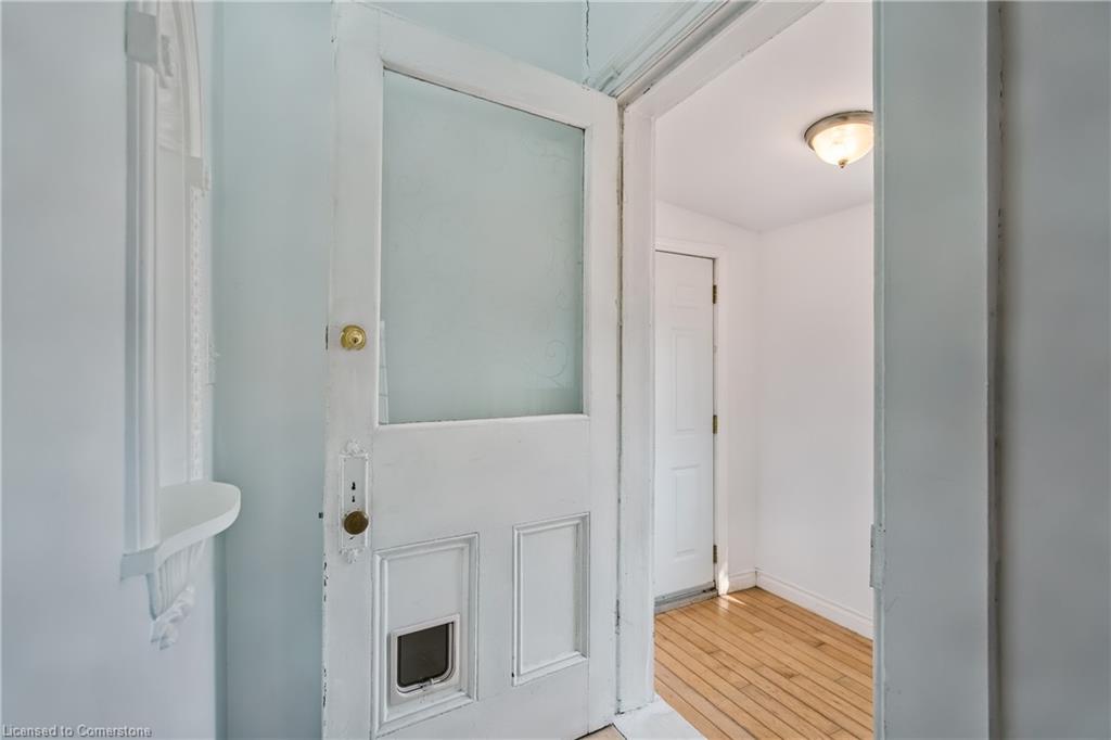 385 Main Street W Property Photo 6