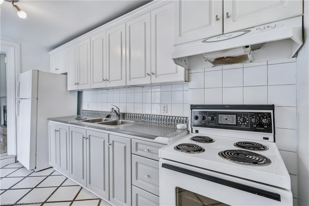 385 Main Street W Property Photo 18