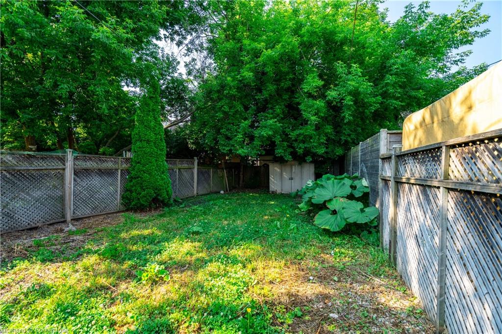 385 Main Street W Property Photo 27