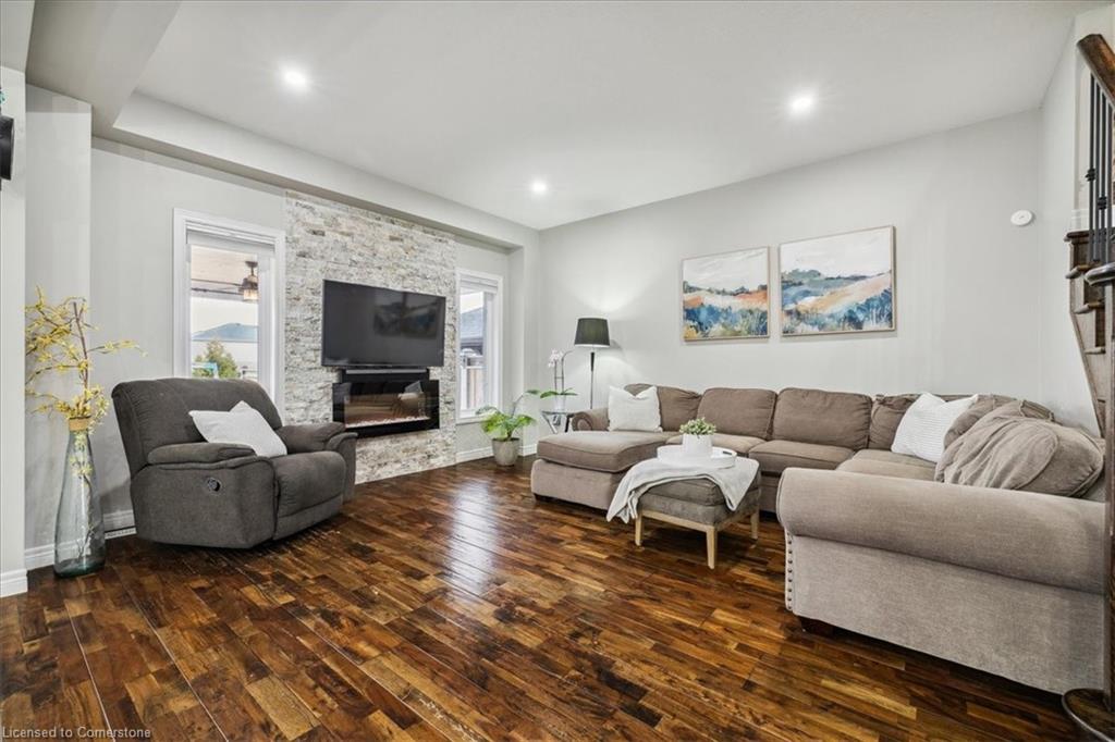 375 Festival Way Property Photo 6