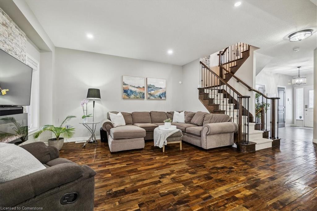 375 Festival Way Property Photo 7