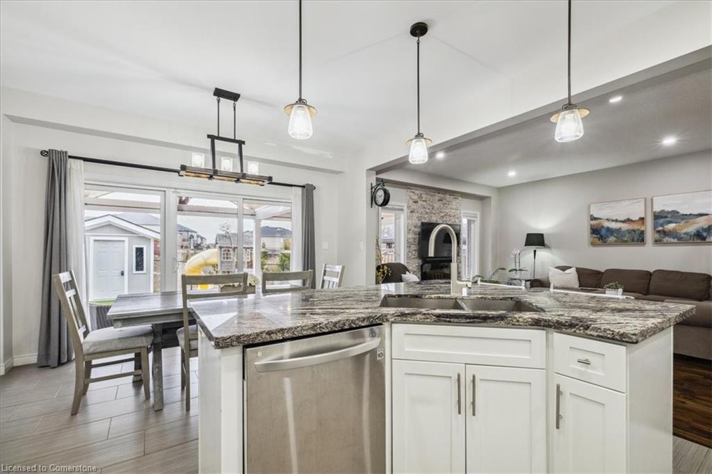 375 Festival Way Property Photo 14