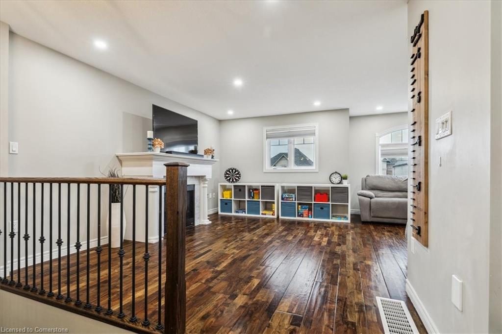 375 Festival Way Property Photo 17