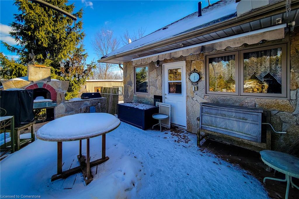 8831 Schisler Road Property Photo 4