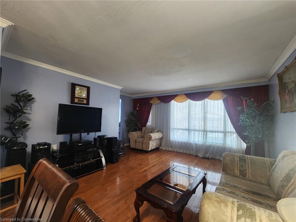 55 Firgrove Crescent Property Photo 3