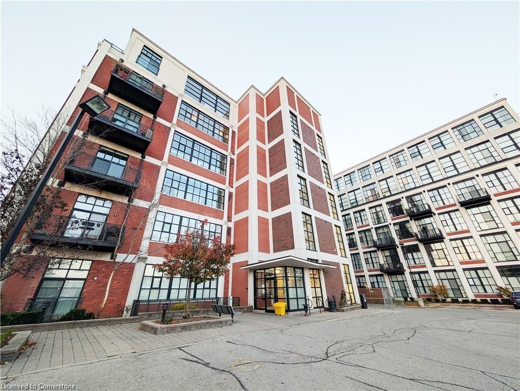 316-404 King Street W Property Photo 2