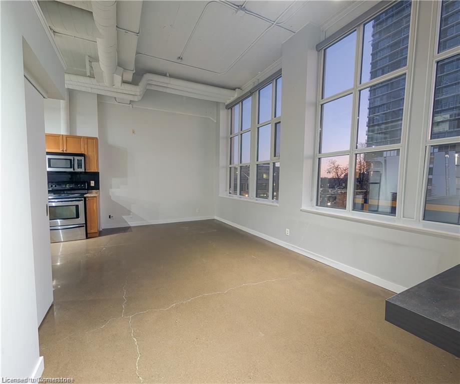 316-404 King Street W Property Photo 12