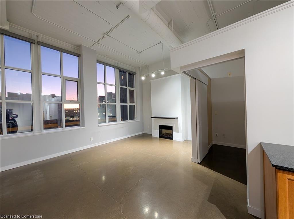 316-404 King Street W Property Photo 13