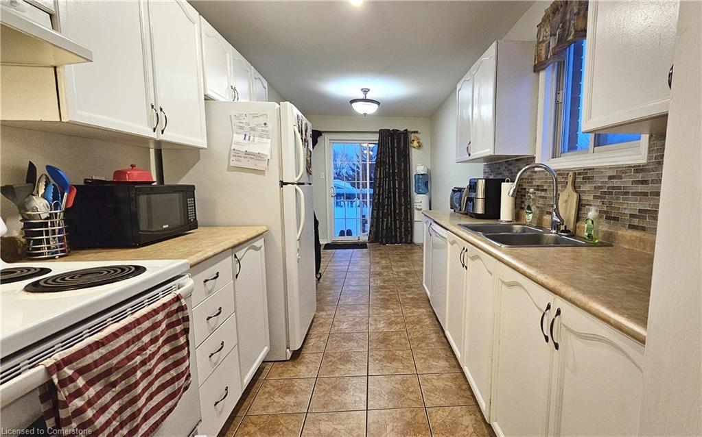 238 Benesfort Crescent Property Photo 3
