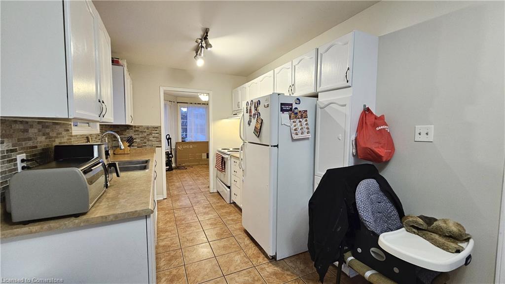 238 Benesfort Crescent Property Photo 4