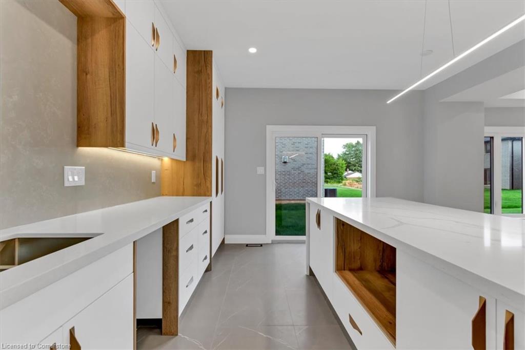 382 B Southcote Road Property Photo 13