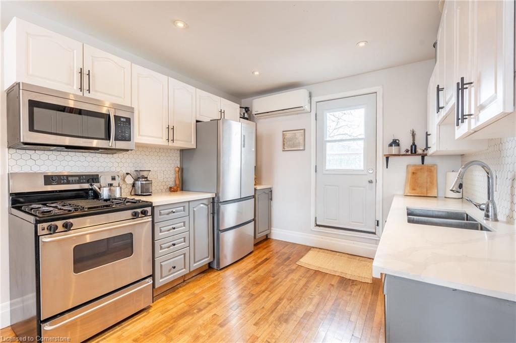 71 Clyde Street Property Photo 12