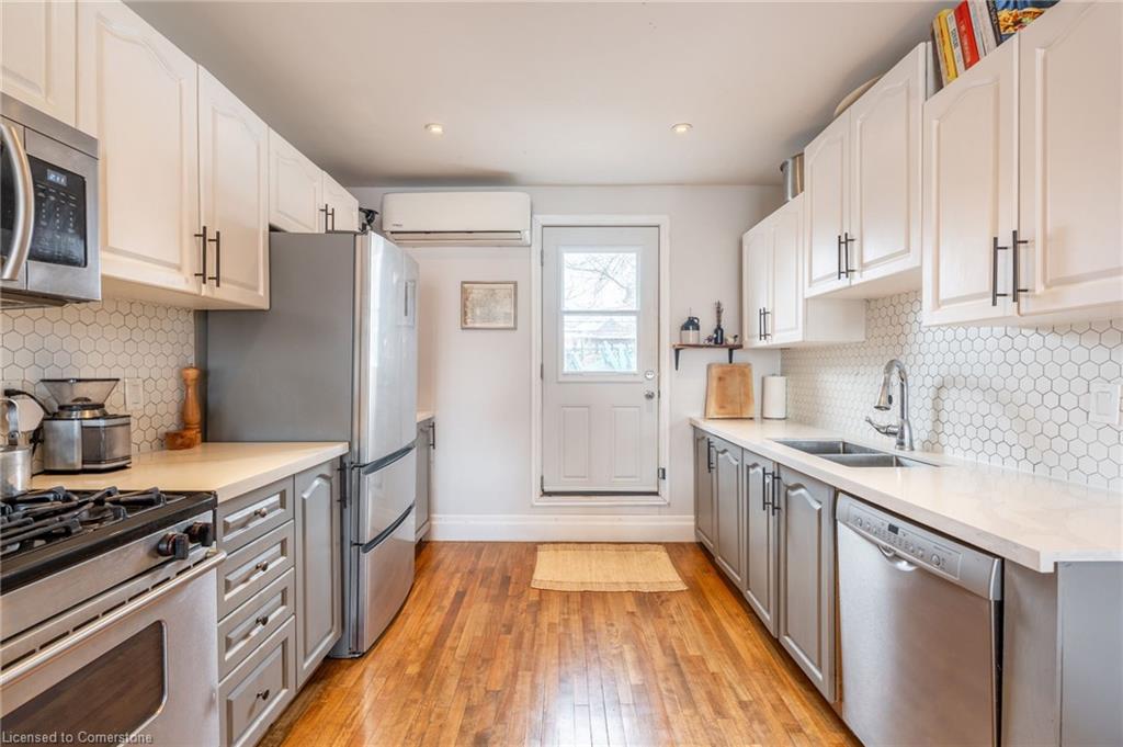 71 Clyde Street Property Photo 29