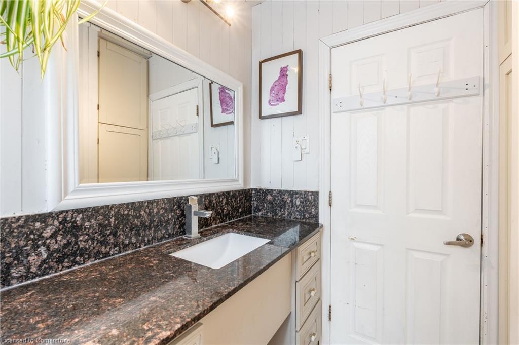 71 Clyde Street Property Photo 30