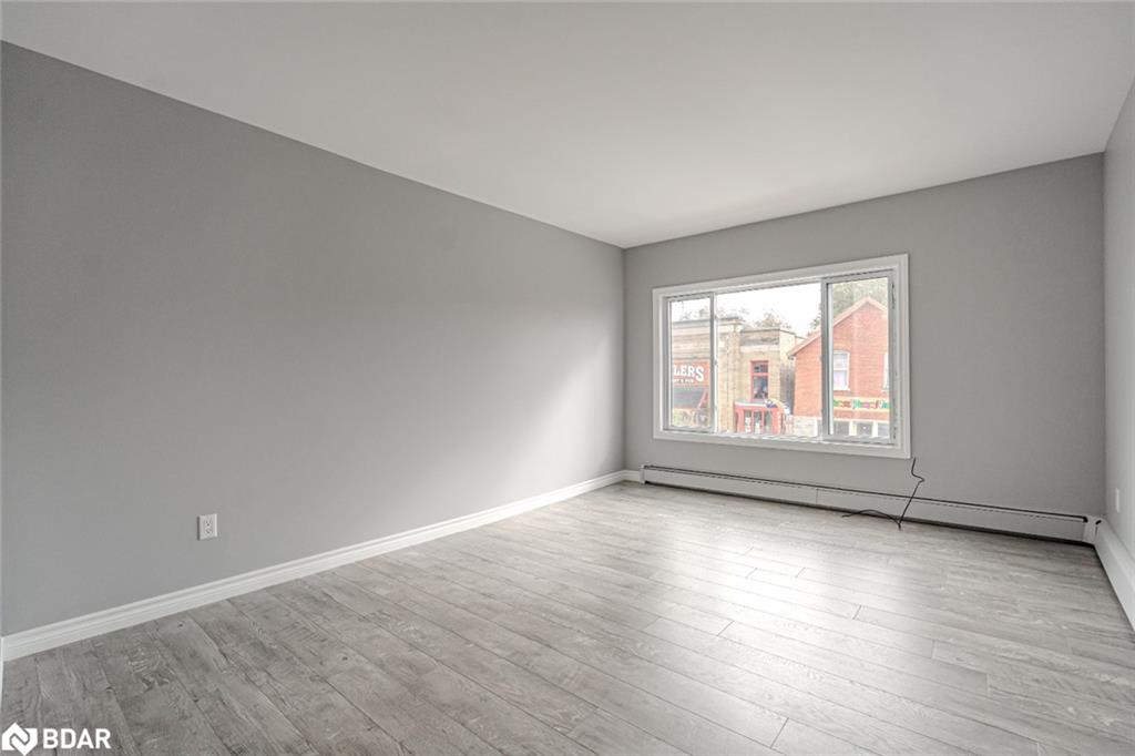 30 Queen Street W Property Photo 9