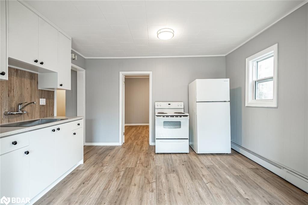 30 Queen Street W Property Photo 11