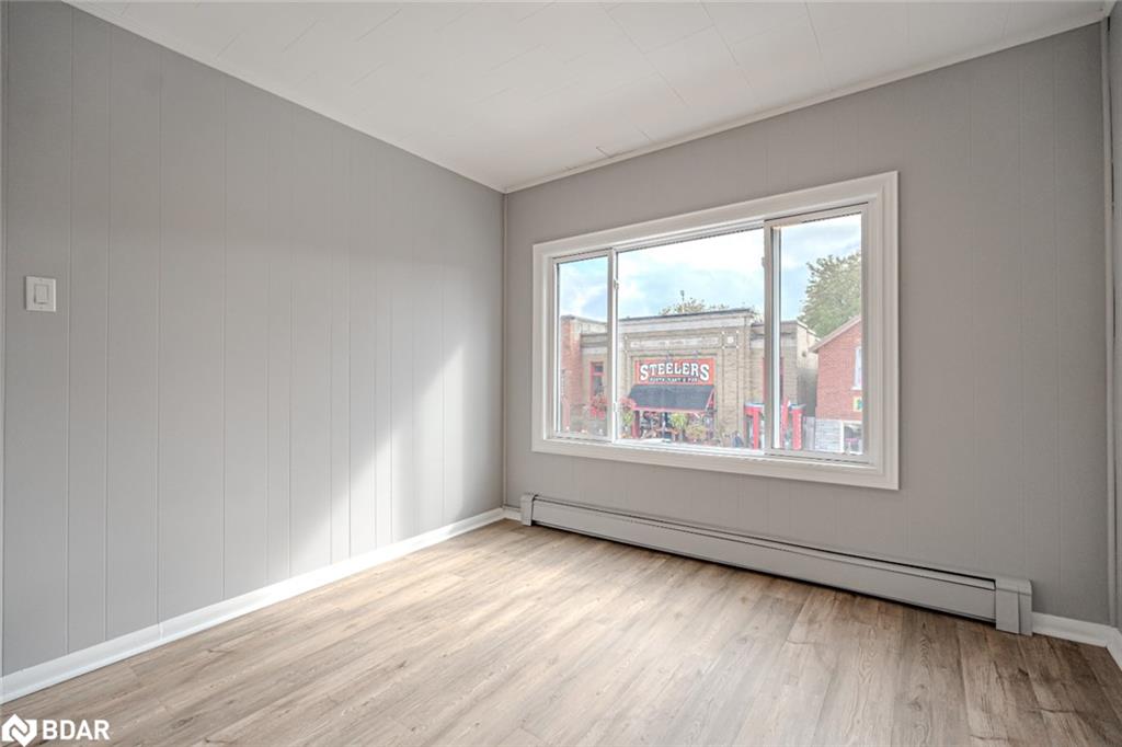 30 Queen Street W Property Photo 13