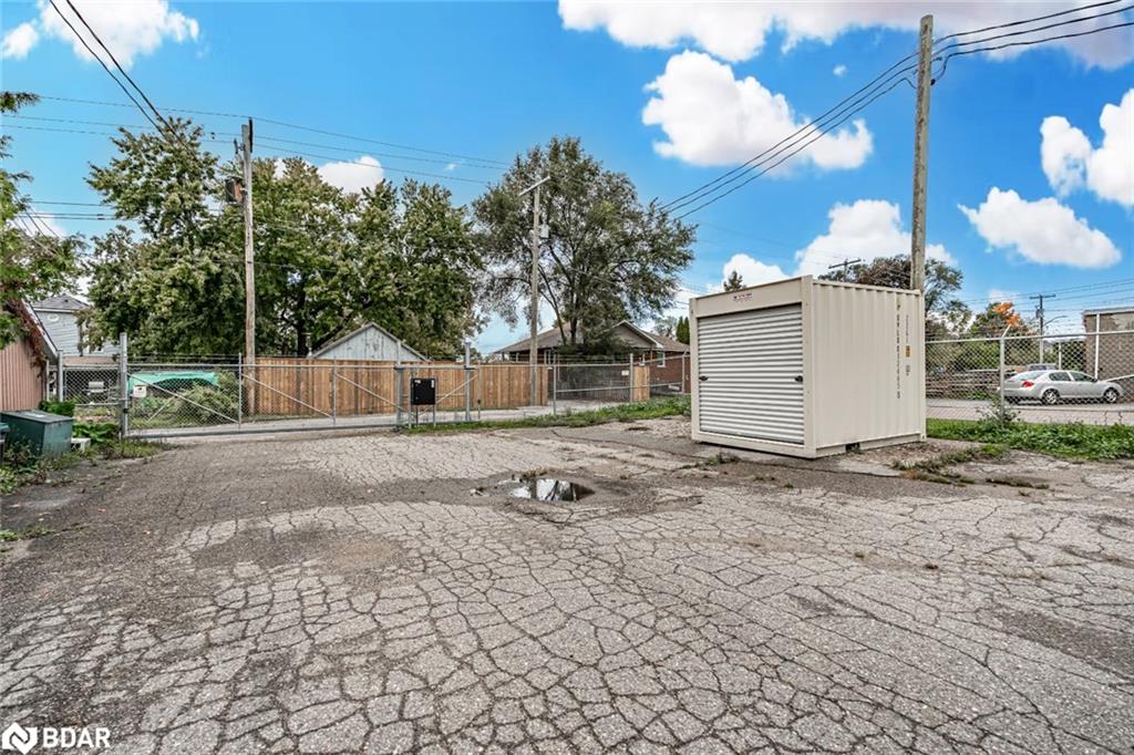 30 Queen Street W Property Photo 22